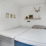 בית נופש 3 Bedroom Stunning In Sjolund