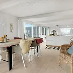 3 Bedroom Stunning In *