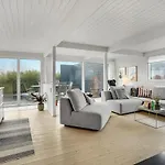 3 Bedroom Stunning In בית נופש Sjolund