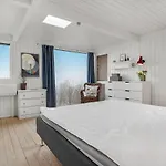 3 Bedroom Stunning In *