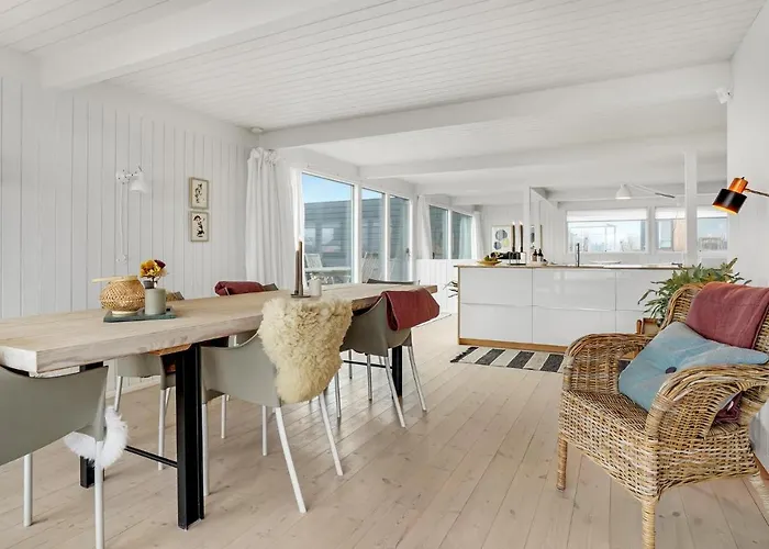 3 Bedroom Stunning In *