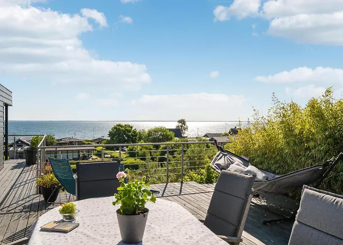 Nyaraló 3 Bedroom Stunning In