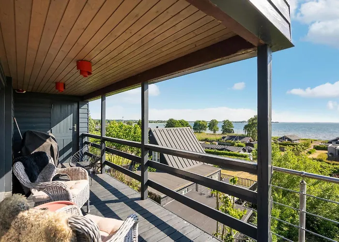 3 Bedroom Stunning In * Sjolund